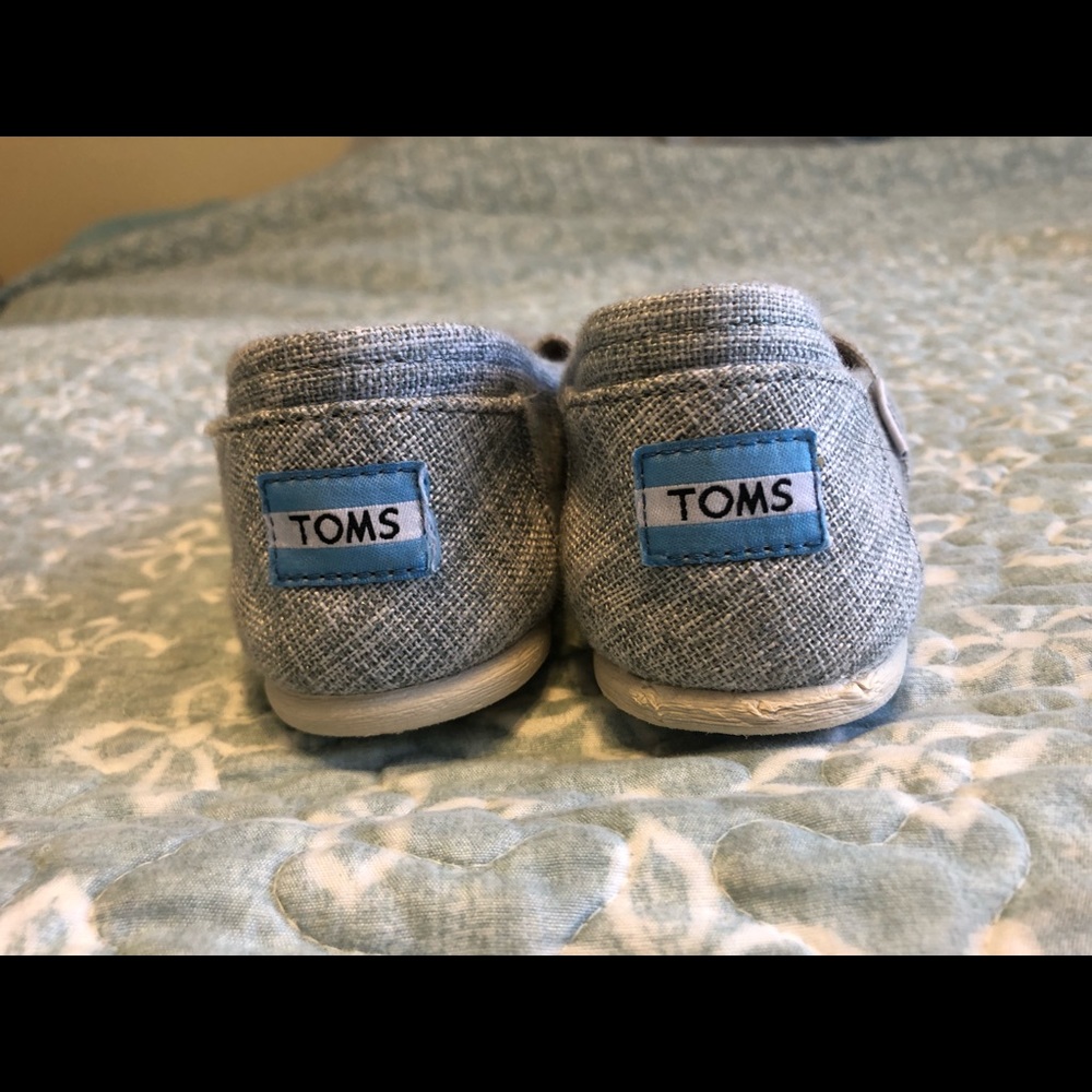 Toms